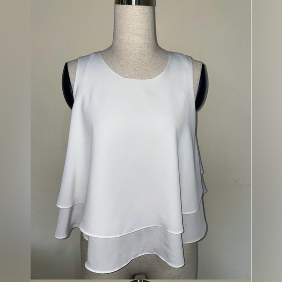 Zara off white Sleeveless Batwing Ruffle
Crop Top Blouse Size Medium - Picture 1 of 8
